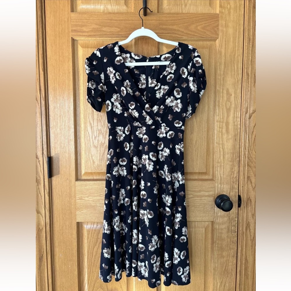 TOMMY HILFIGER Wrap Bodice Floral Print Fit and Flair Dress Navy Cream Sz 2